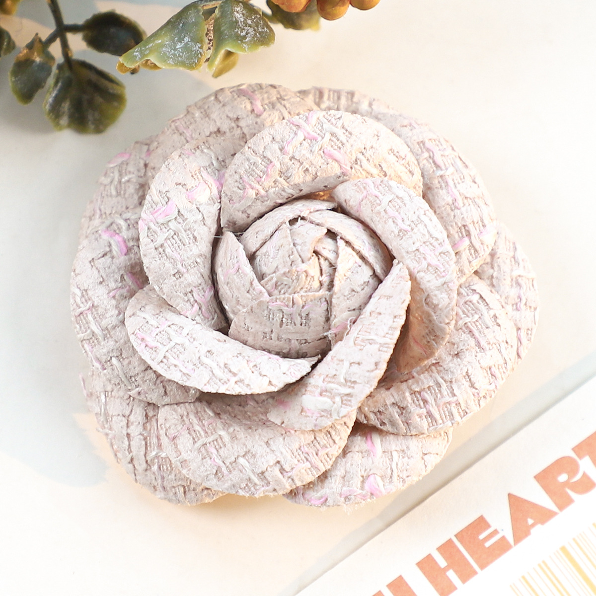 6CM Camellia Brooch for Women  - Wedding Dress Supply 评论和价格